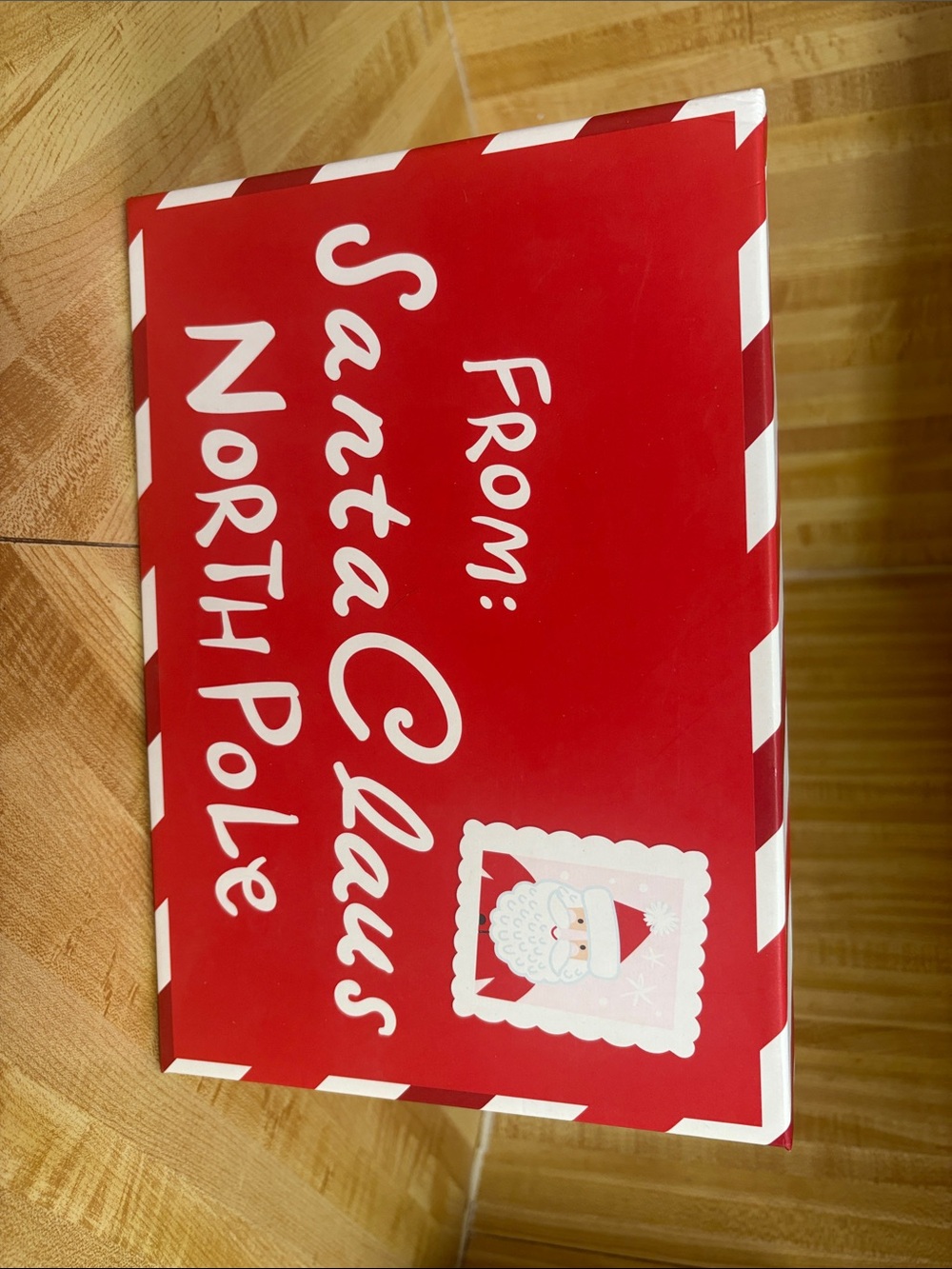 Holiday Santa Gift Box Set. - Picture 3 of 4